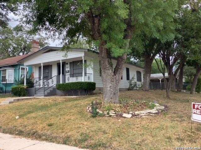 522 W Hollywood Ave - Photo 2 of 13