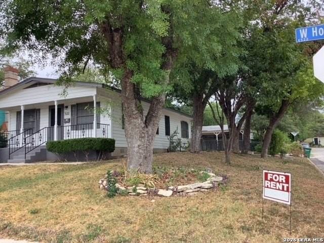 522 W Hollywood Ave - Photo 3 of 13