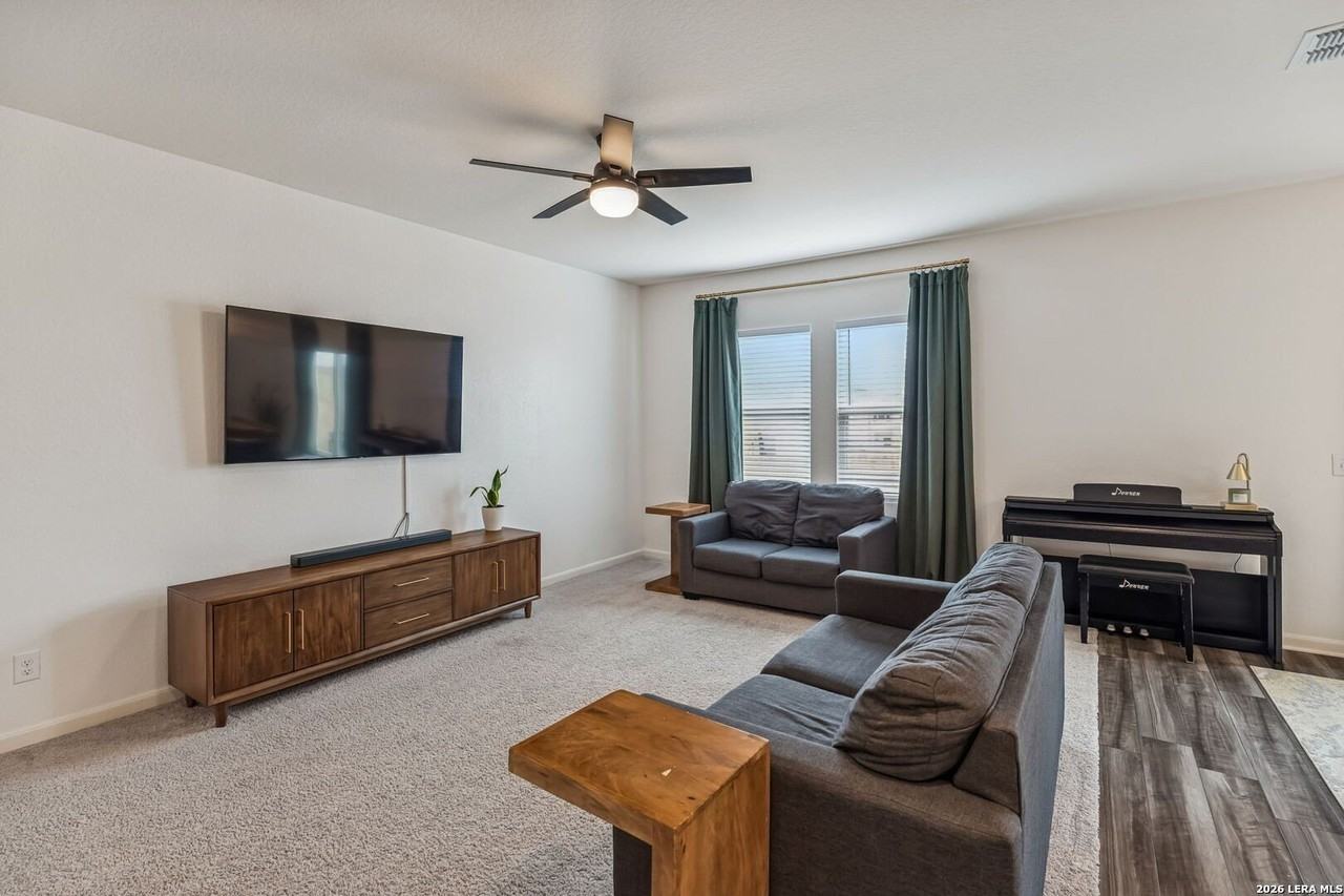 5822 Lilac Lndg - Photo 4 of 44