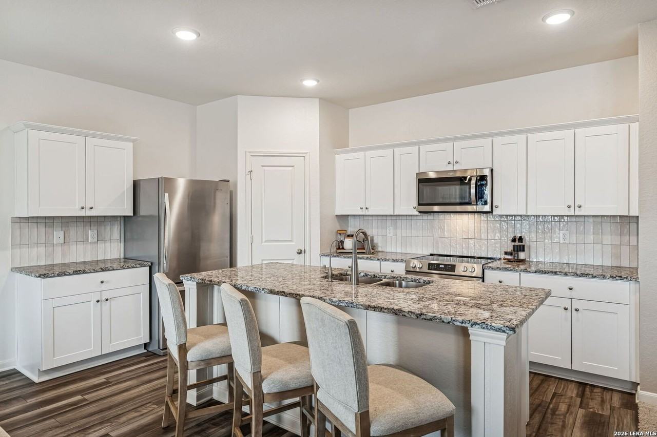 5822 Lilac Lndg - Photo 7 of 44
