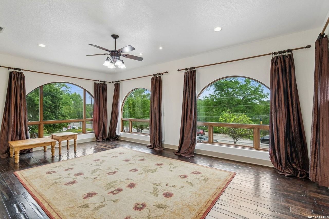412 River Rd #201 - Photo 4 of 19