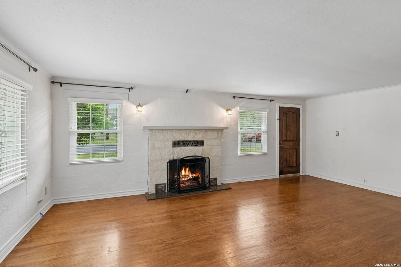225 North St - Photo 4 of 25