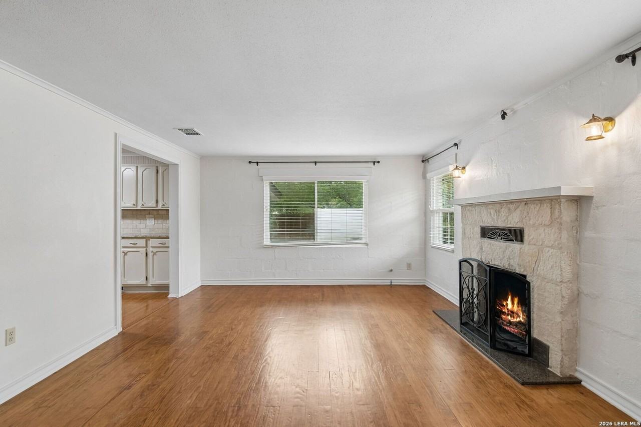 225 North St - Photo 5 of 25