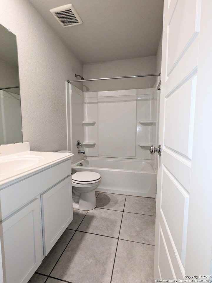 5543 Coral Vly - Photo 5 of 9