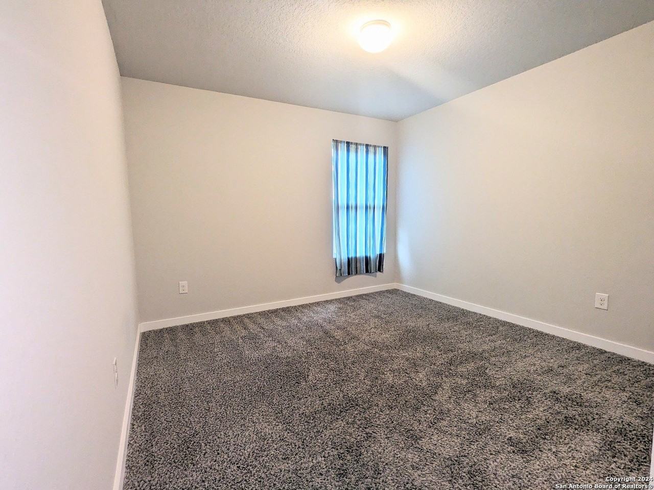 5543 Coral Vly - Photo 6 of 9