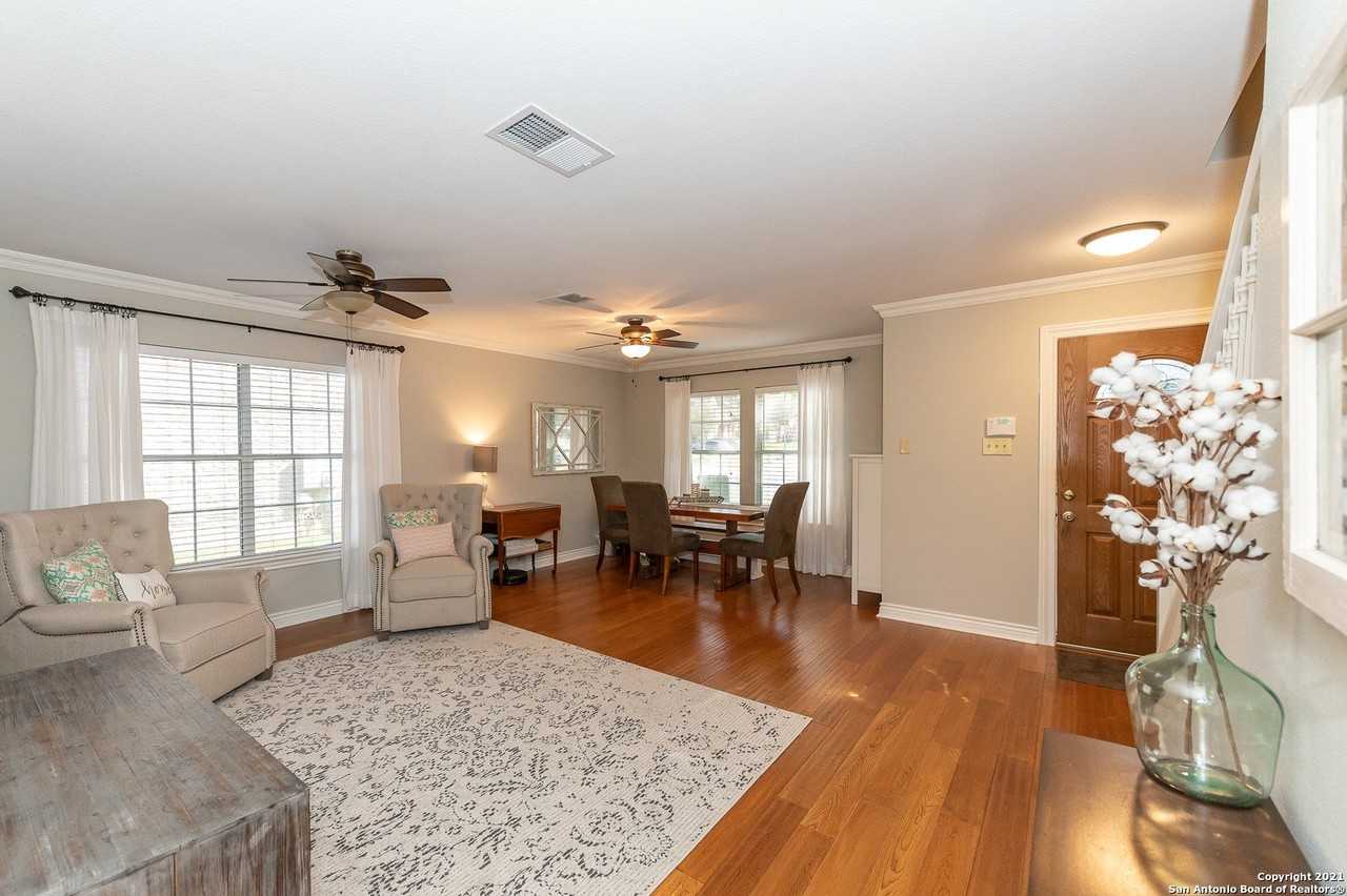 2961 White Pine Dr - Photo 2 of 28