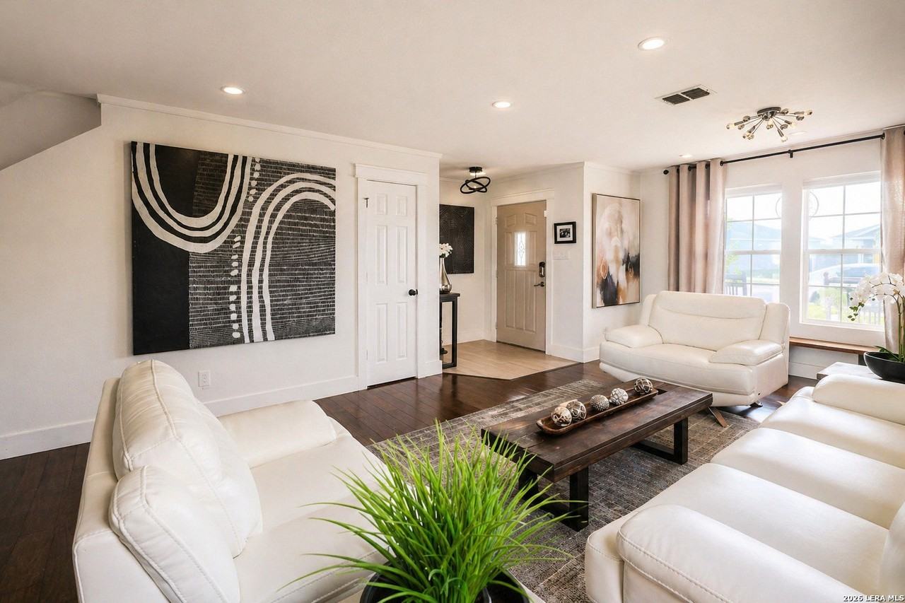 249 Willow Crst - Photo 3 of 16