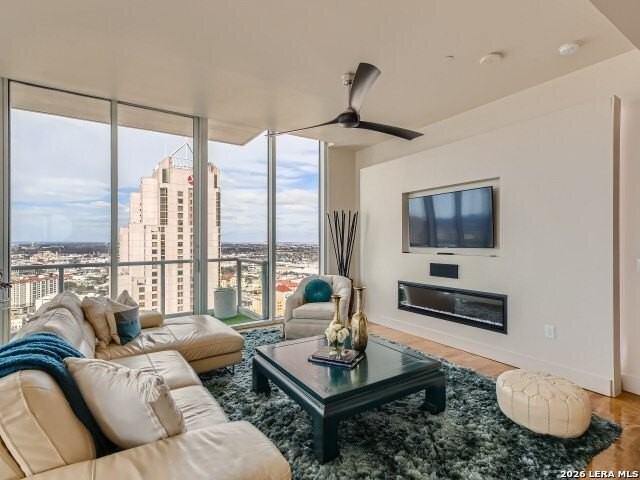 610 E Market St #2702 - Photo 2 of 28