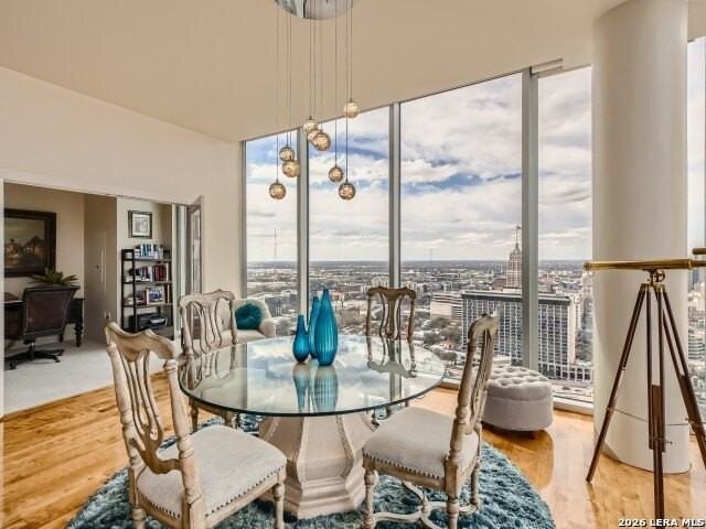 610 E Market St #2702 - Photo 6 of 28