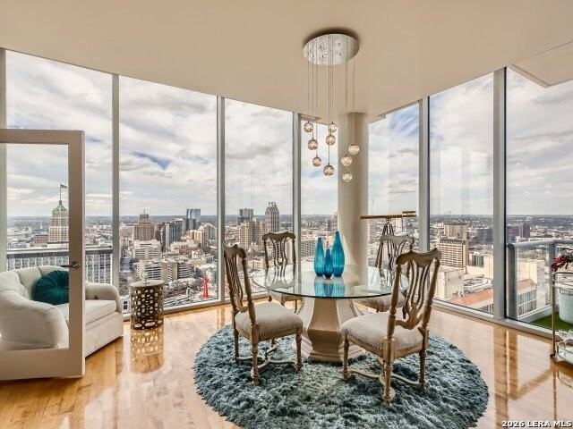 610 E Market St #2702 - Photo 7 of 28