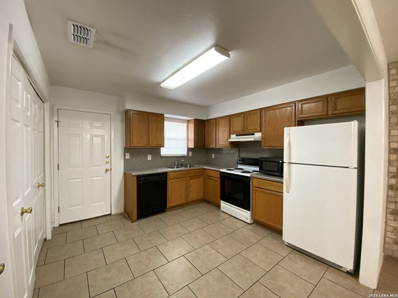 1209 W Goodwin St #A - Photo 2 of 8
