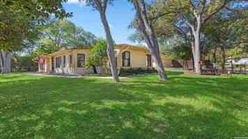 featured image of 1049 Ivy Ln