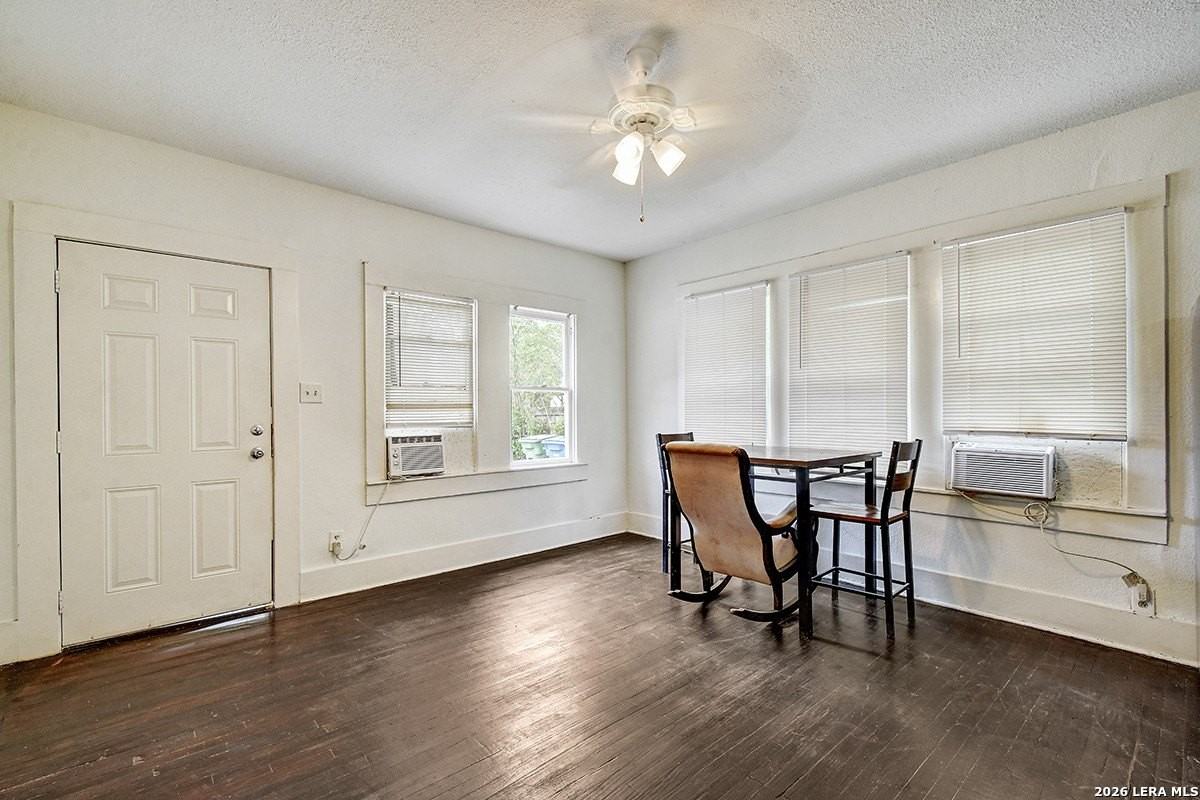 3314 Perez St #101 - Photo 4 of 17