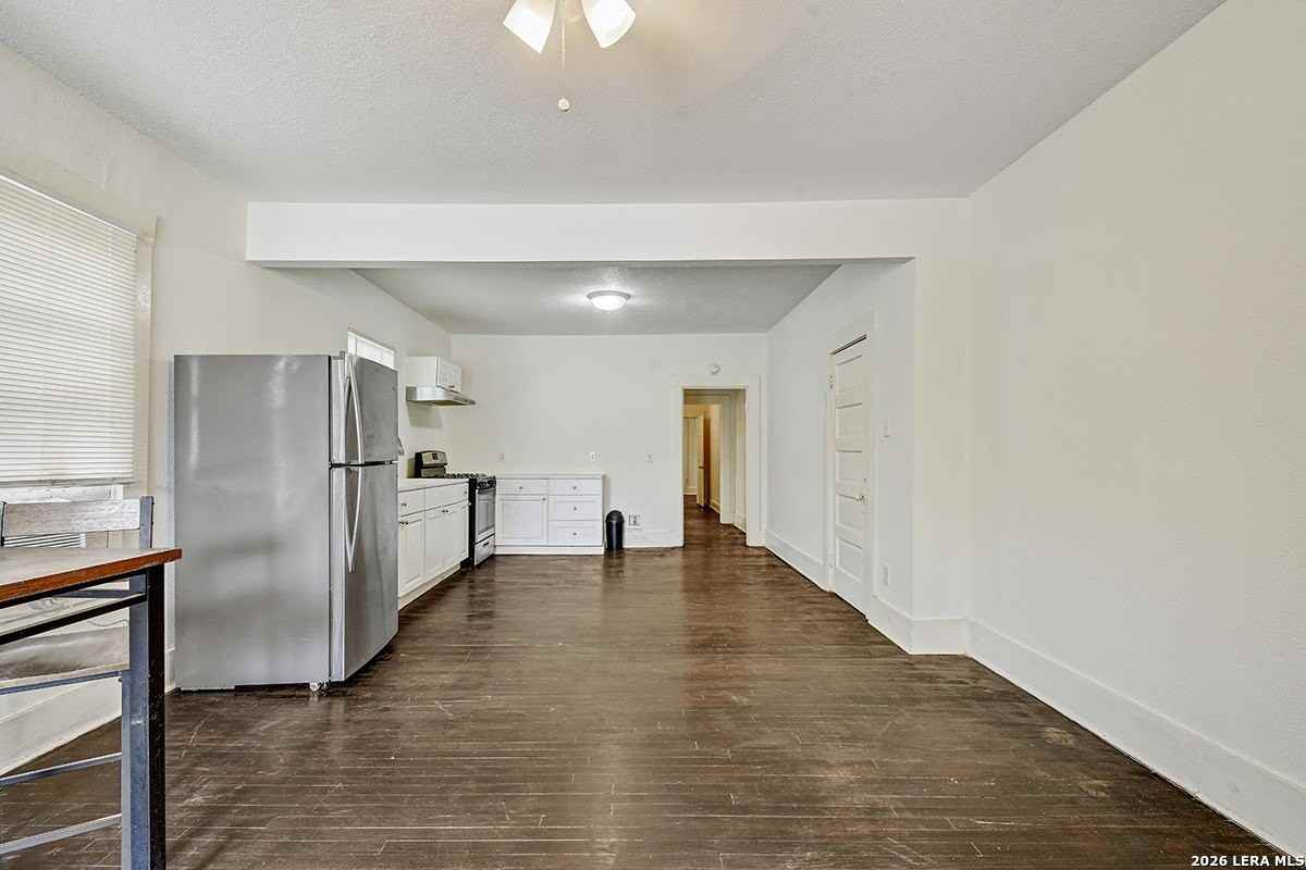 3314 Perez St #101 - Photo 5 of 17