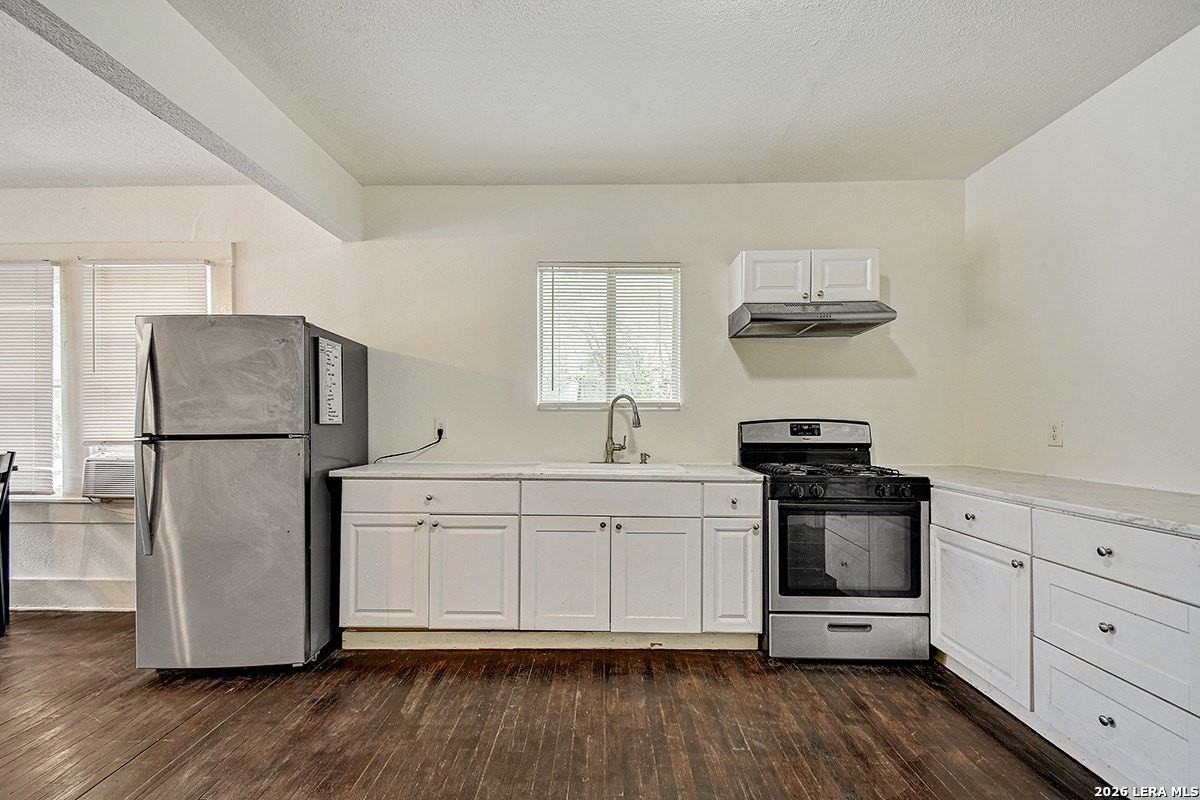 3314 Perez St #101 - Photo 7 of 17
