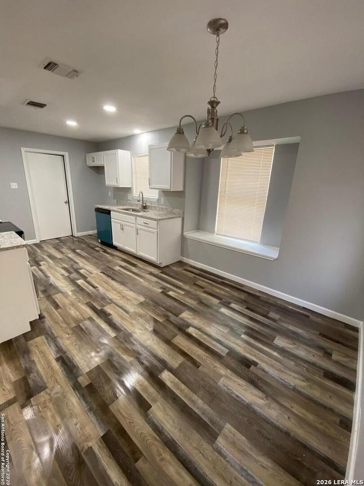 13514 Fawnwood St - Photo 7 of 19