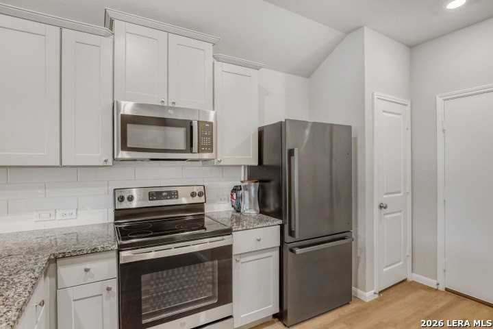 3526 Manoway Bay - Photo 2 of 14