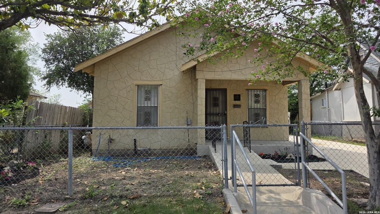 205 Mockert - Photo 2 of 14