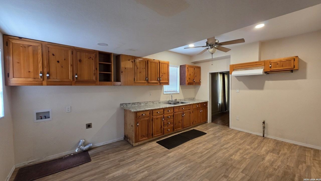 205 Mockert - Photo 7 of 14