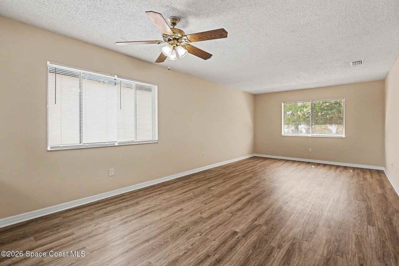 2414 Fox Hollow Dr - Photo 5 of 15
