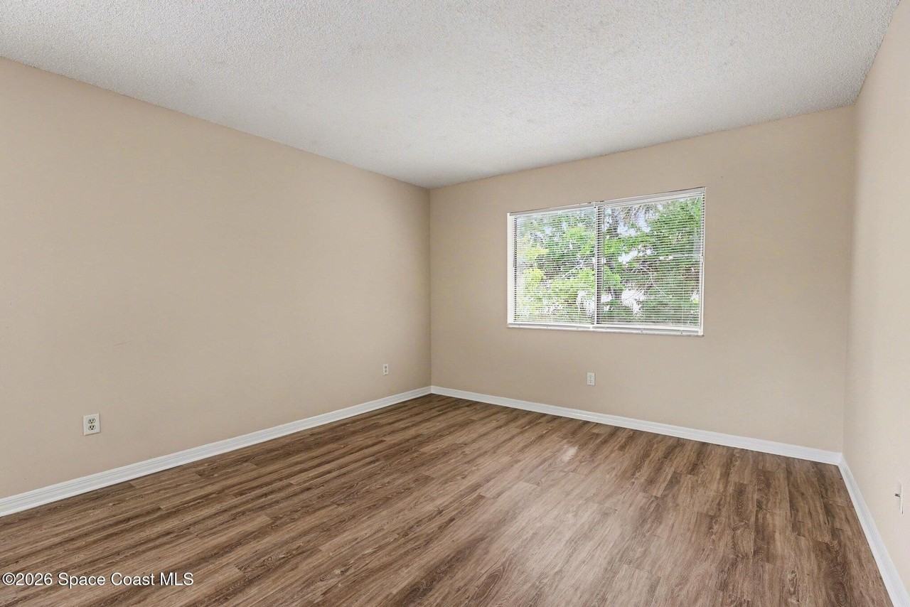 2414 Fox Hollow Dr - Photo 7 of 15