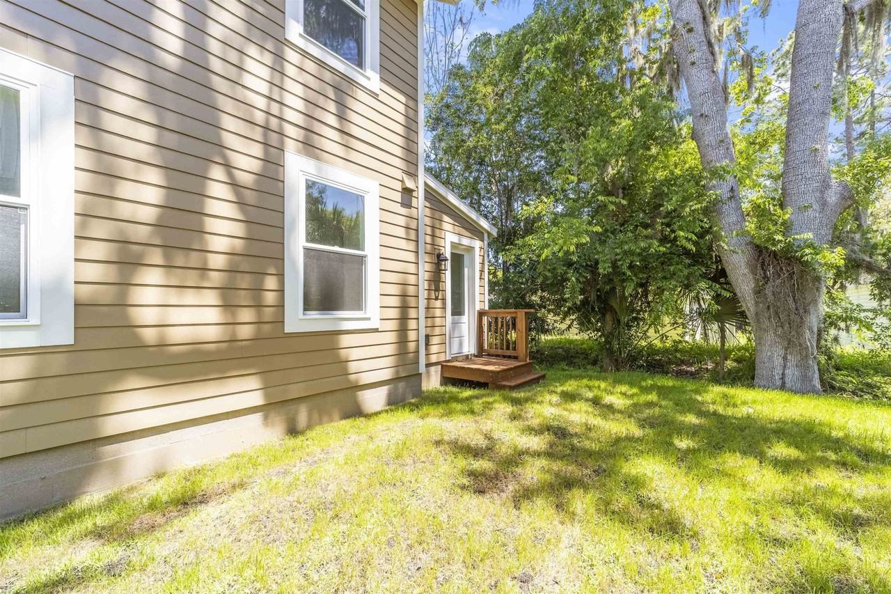 962 Alexander St - Photo 4 of 32
