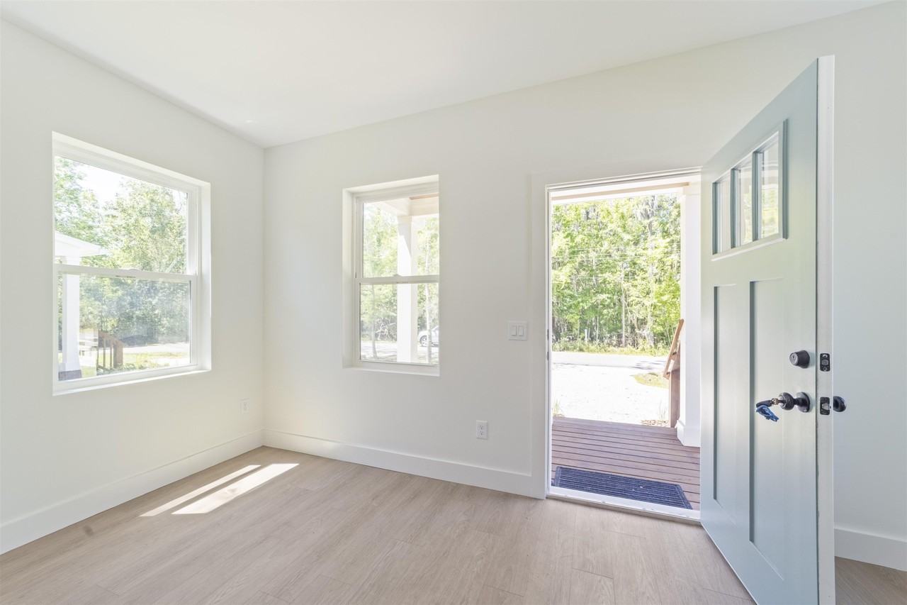 962 Alexander St - Photo 6 of 32