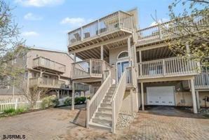 featured image of 223 N Coolidge Ave