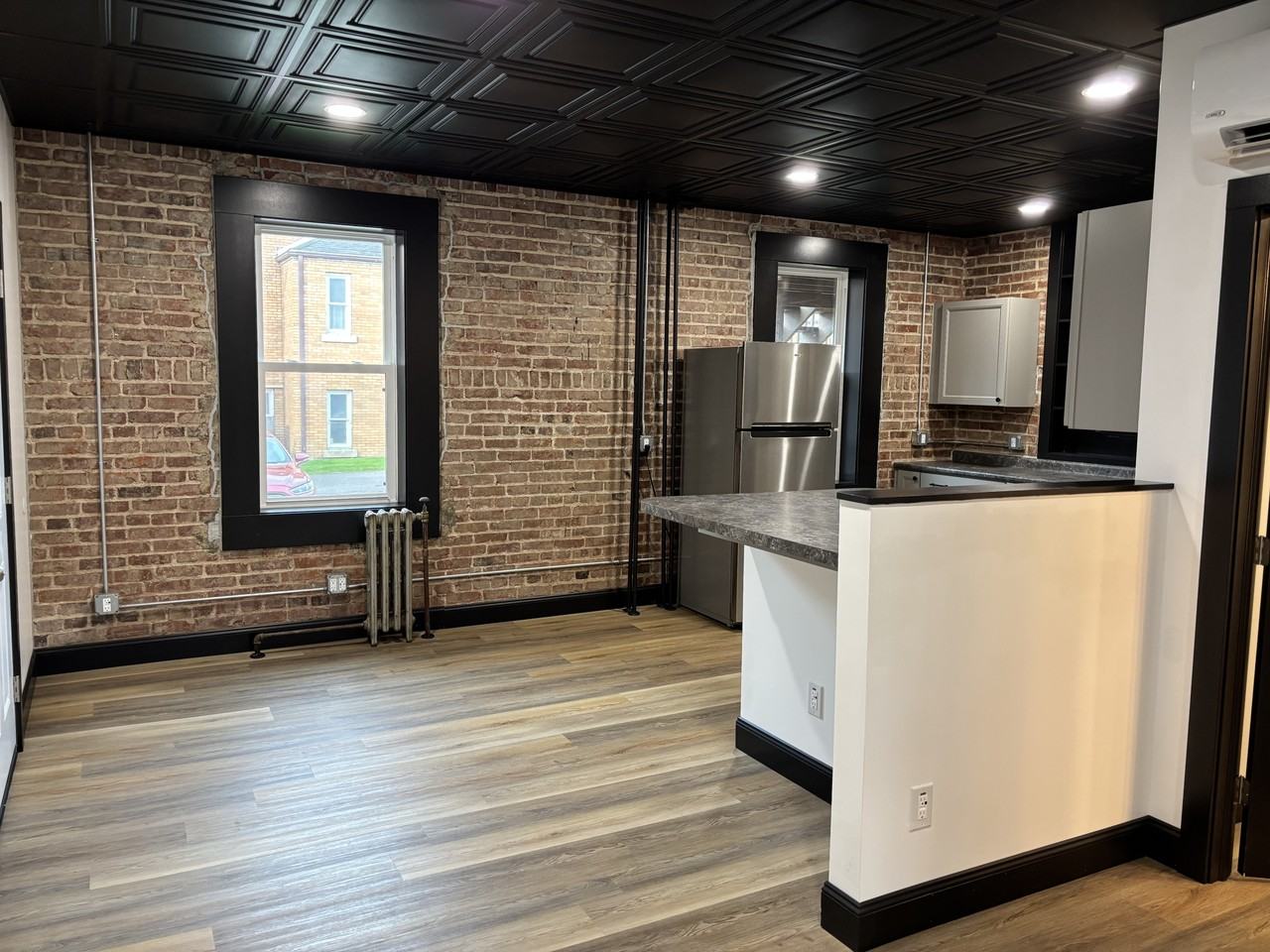 508 Commissioner St #6 - Photo 3 of 8