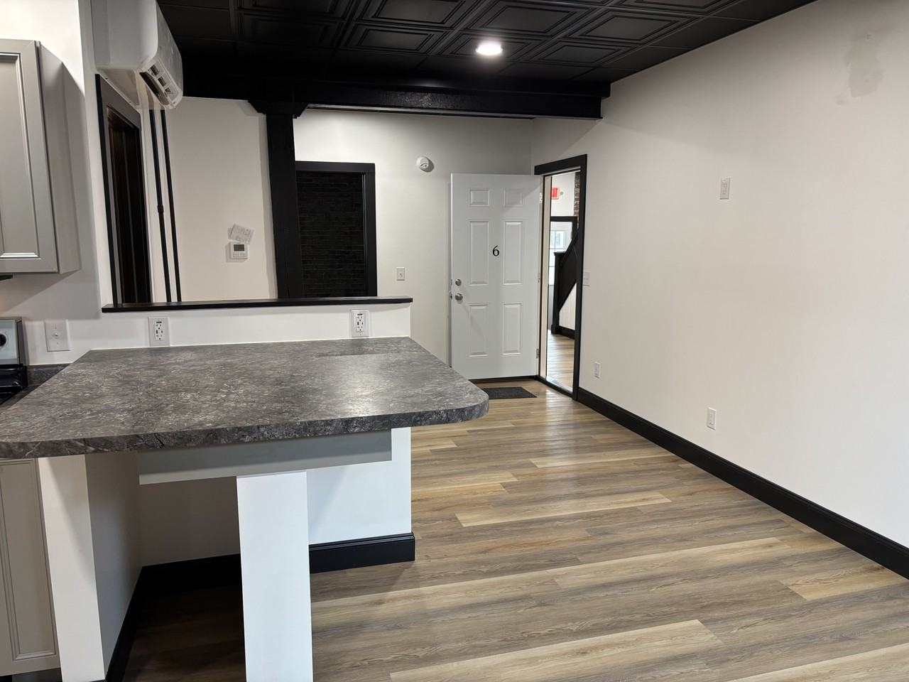 508 Commissioner St #6 - Photo 7 of 8