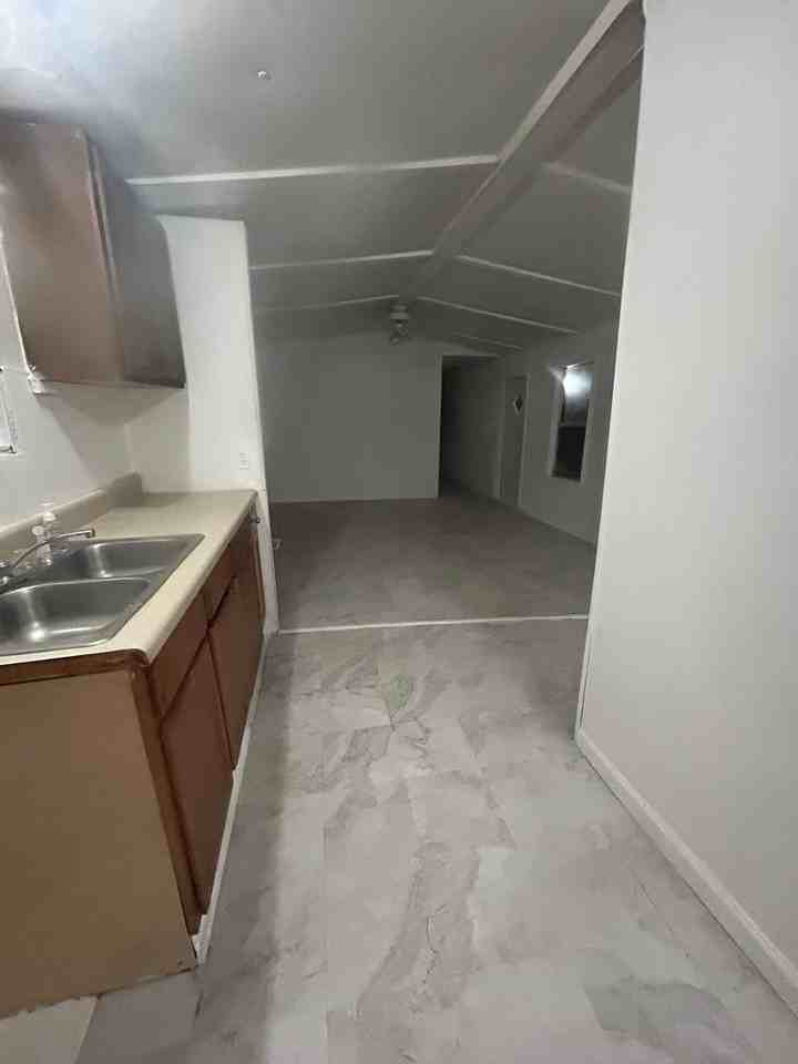 152 Courtillians Rd - Photo 3 of 7