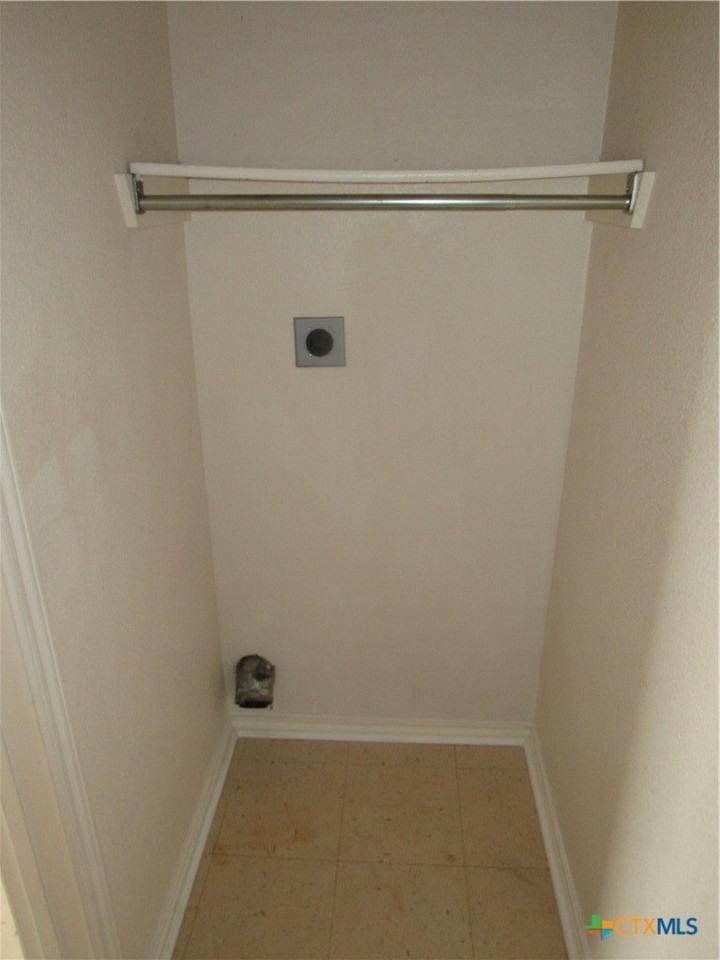2811 Cantabrian Dr #B - Photo 6 of 14