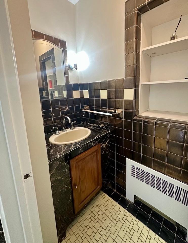 3007 Oliver St Nw - Photo 5 of 41