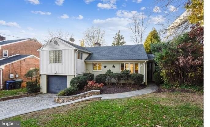 2300 King Pl Nw - Photo 2 of 42