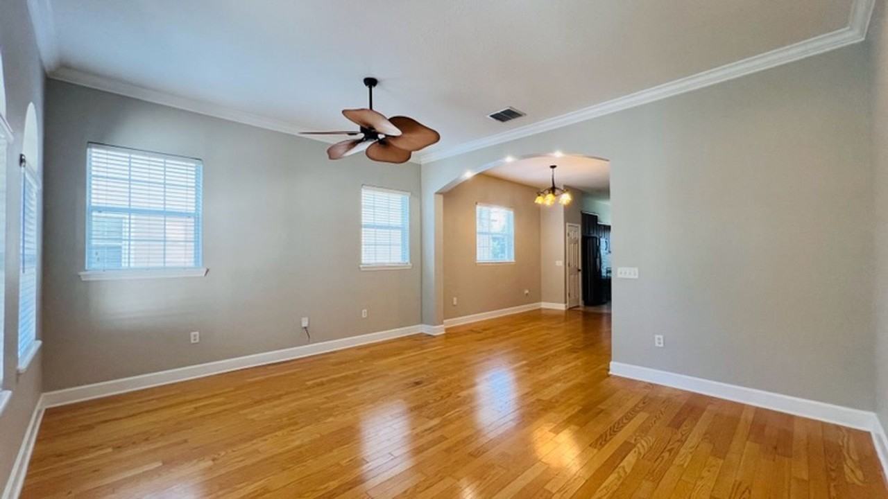 332 E Kaley St - Photo 3 of 20