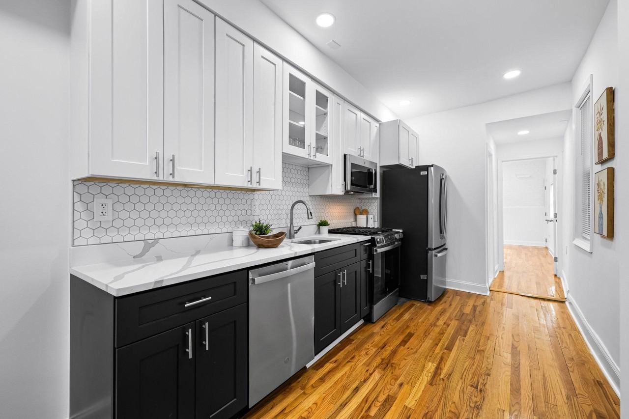 1225 Patapsco St - Photo 5 of 21