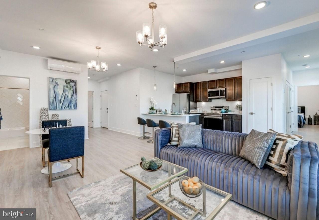 601 S Broadway #305 - Photo 7 of 14