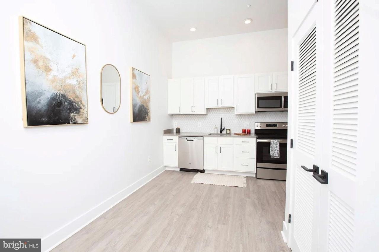 1742 Fleet St #204 - Photo 3 of 20