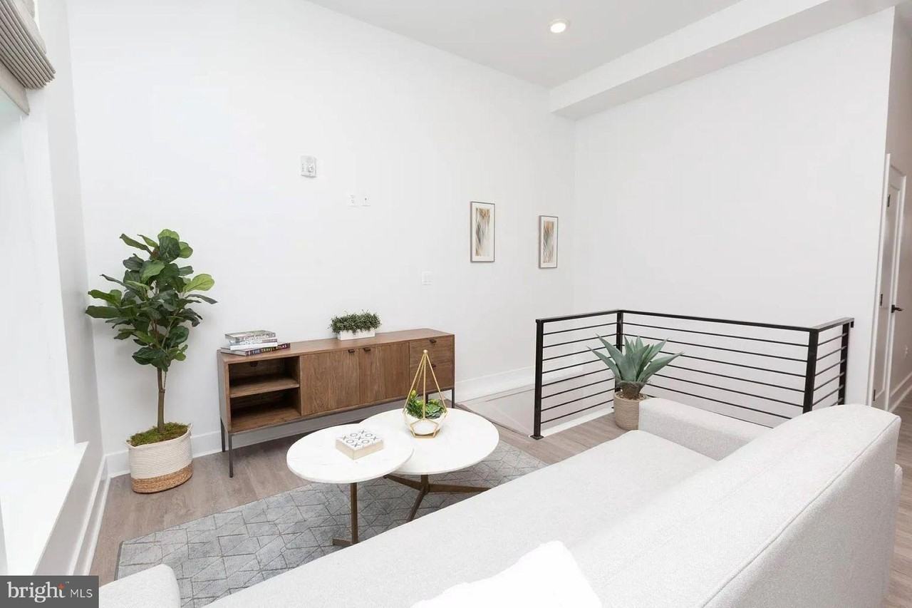 1742 Fleet St #204 - Photo 6 of 20