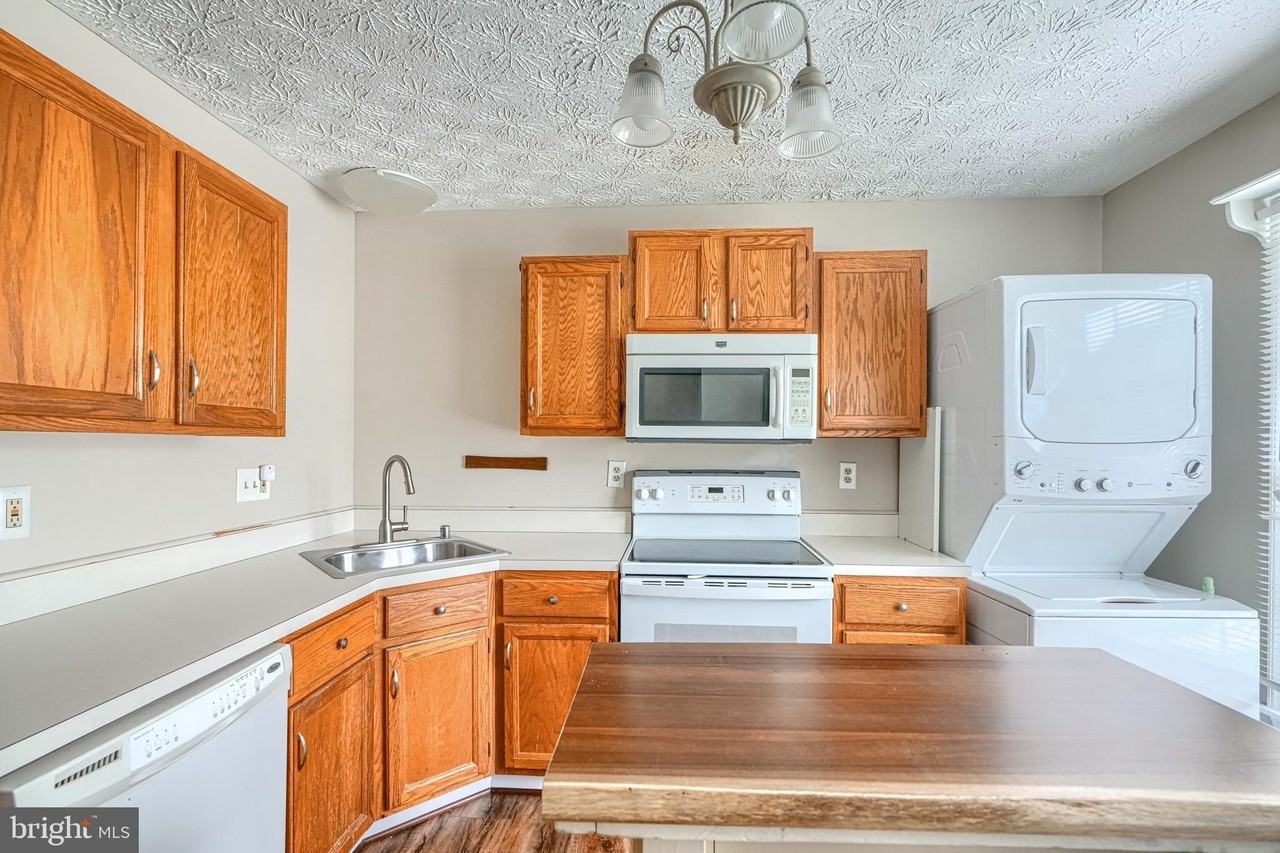 43 Oak Crest Ct - Photo 4 of 26