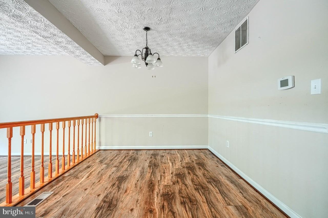 43 Oak Crest Ct - Photo 7 of 26