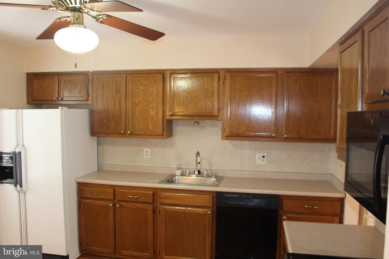611 Suffield Dr - Photo 2 of 35
