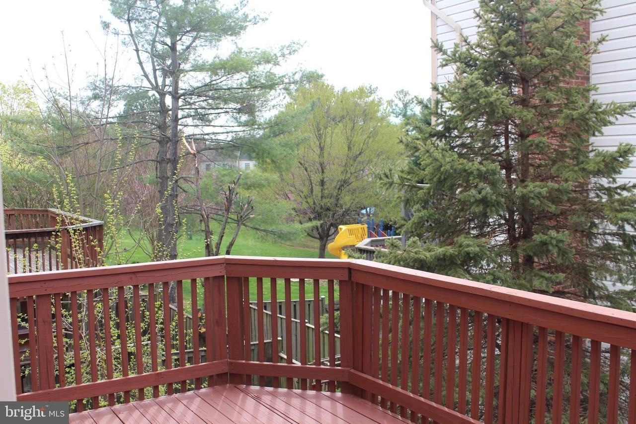 611 Suffield Dr - Photo 4 of 35