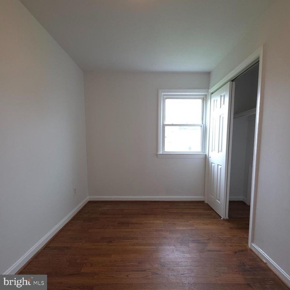 2528 Iverson St - Photo 6 of 8