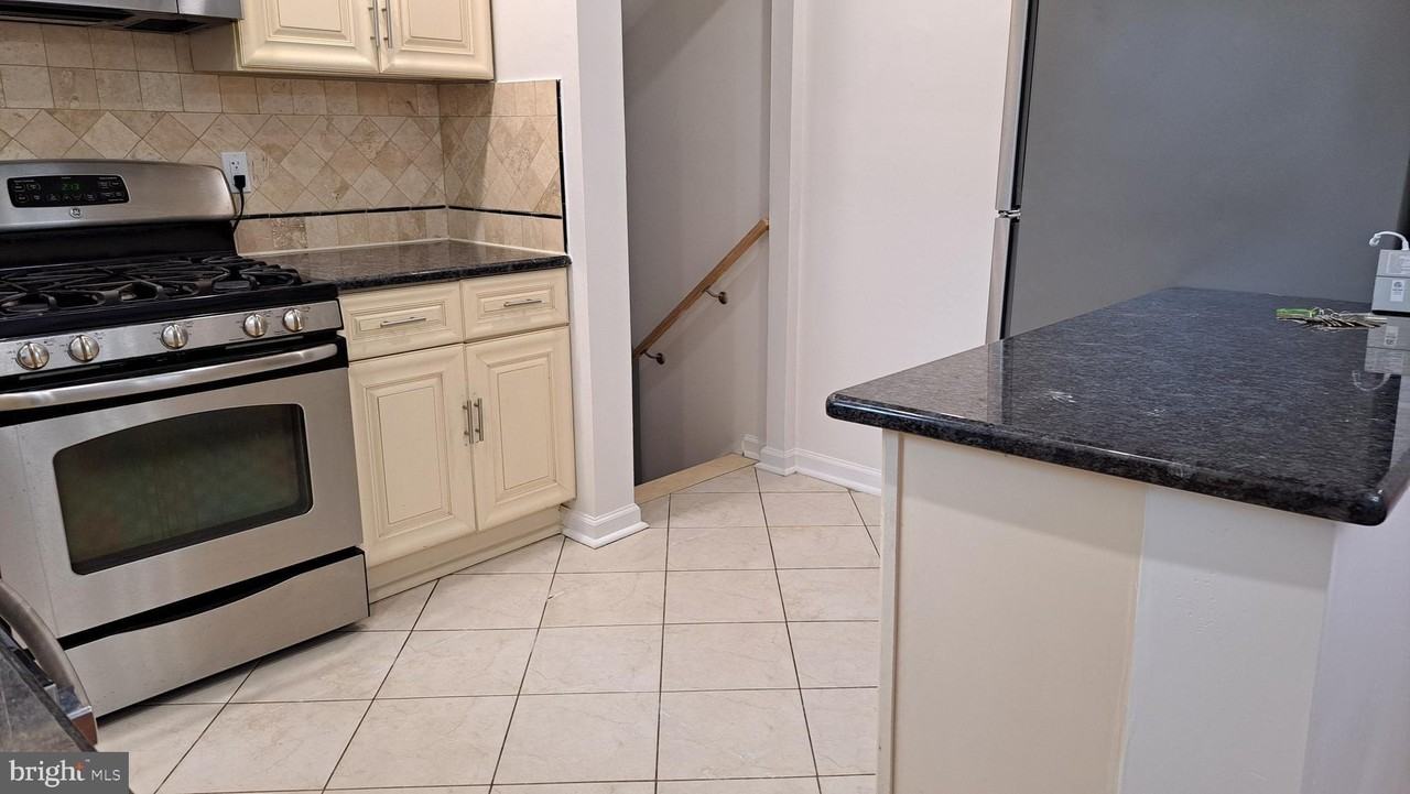 1325 Osbourne Ave - Photo 3 of 4