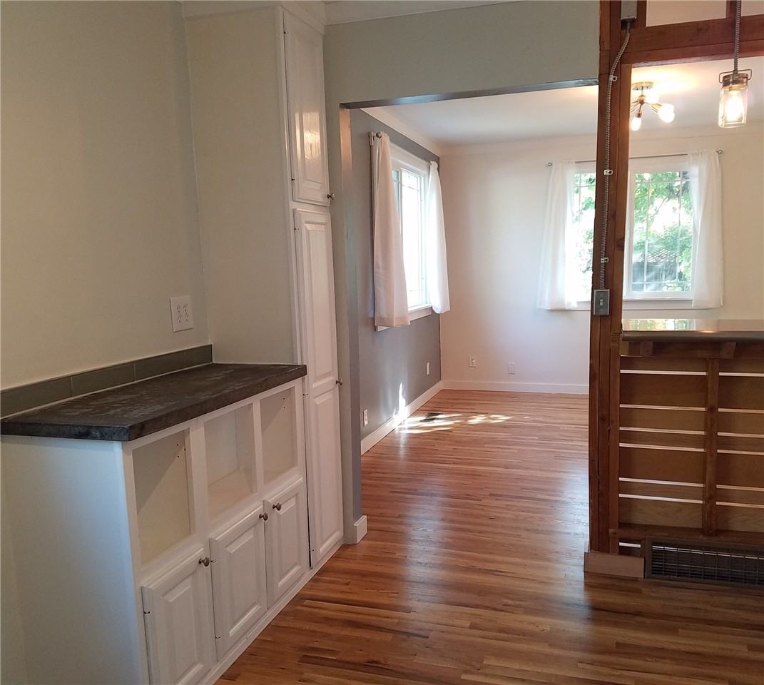 323 E Harrison Ave - Photo 6 of 21
