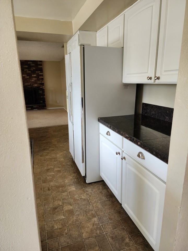 9811 Ne 6th Cir - Photo 4 of 16