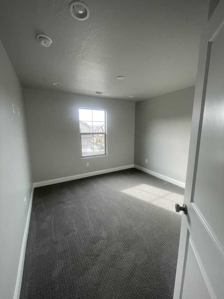 3693 S Sochi Ln - Photo 3 of 6