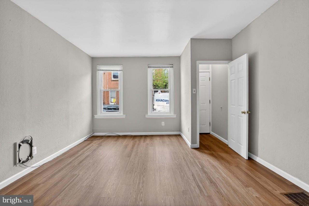 3121 Agate St - Photo 4 of 24