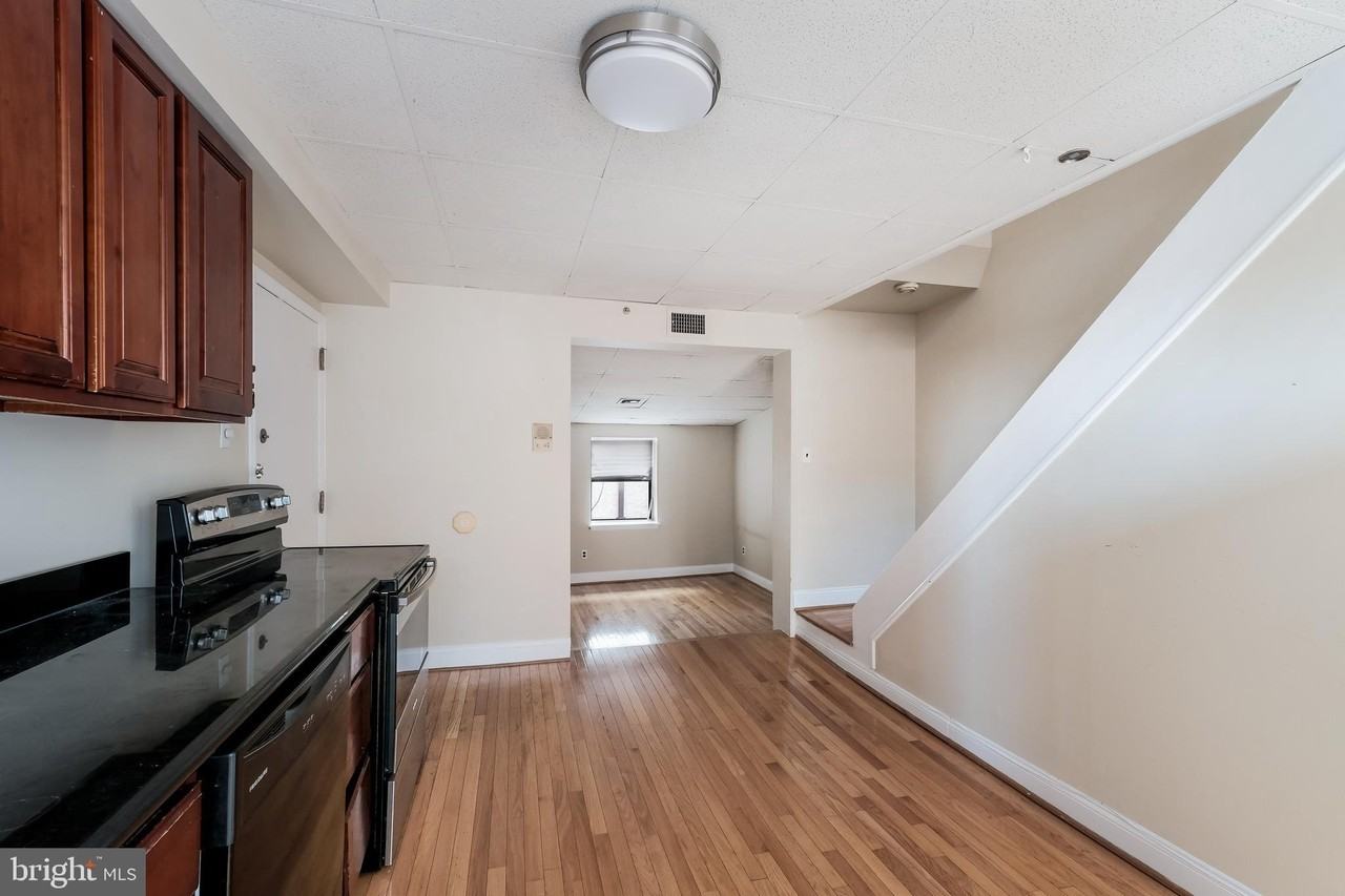 937 Christian St #2R - Photo 2 of 19